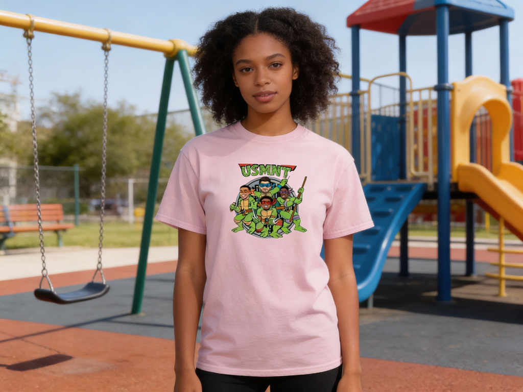 USMNT T-Shirt model pink